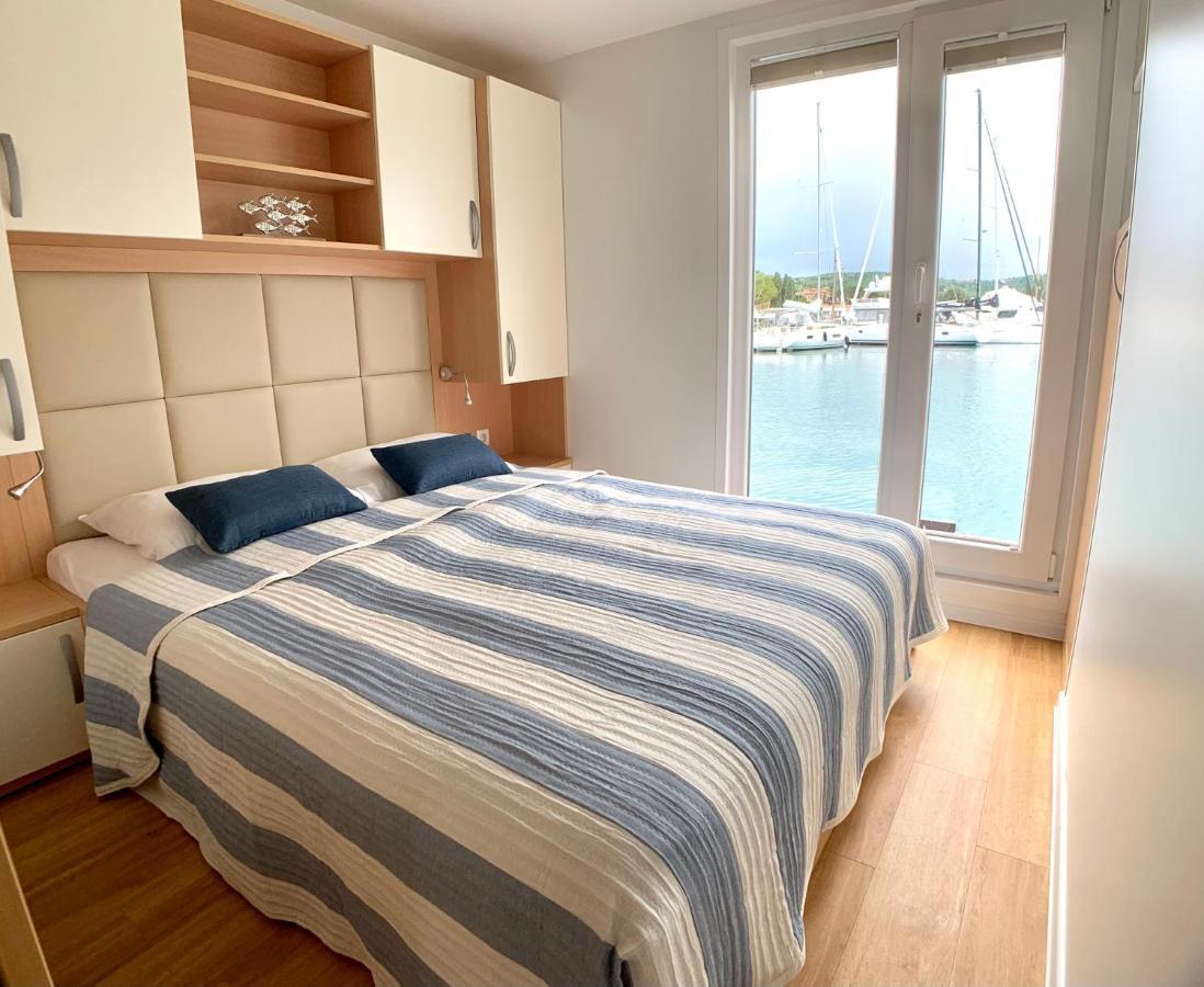 Bellavista Houseboat Apartment Portorose Екстериор снимка